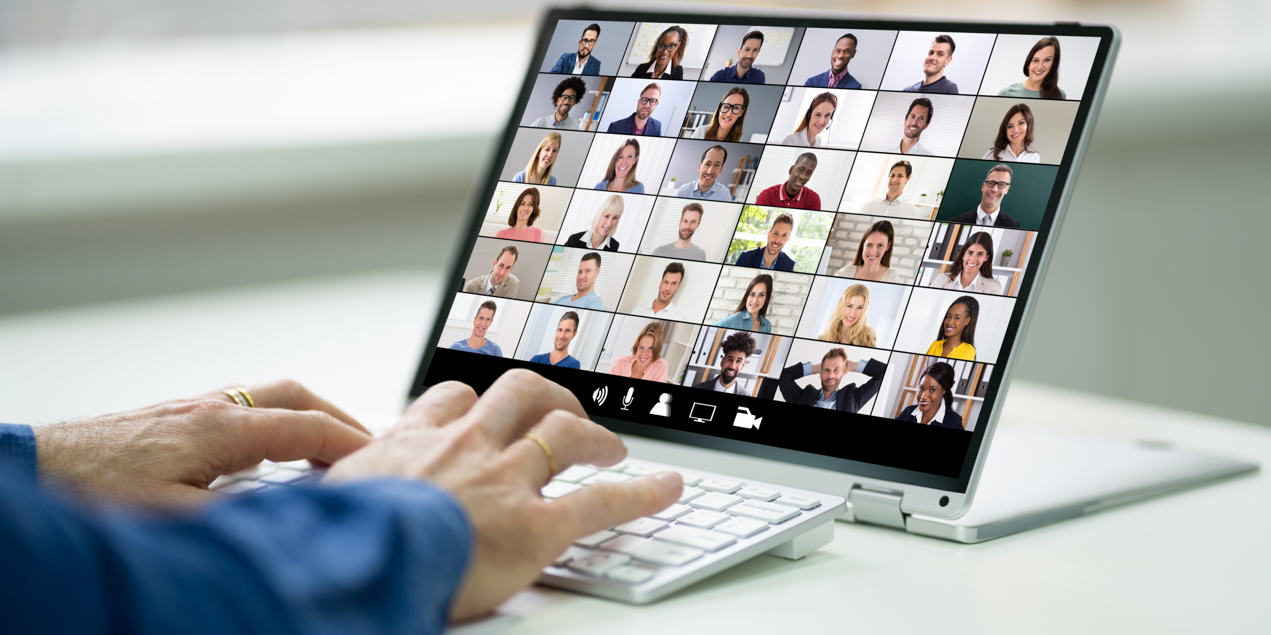 Executive Dinners Vs Roundtables events